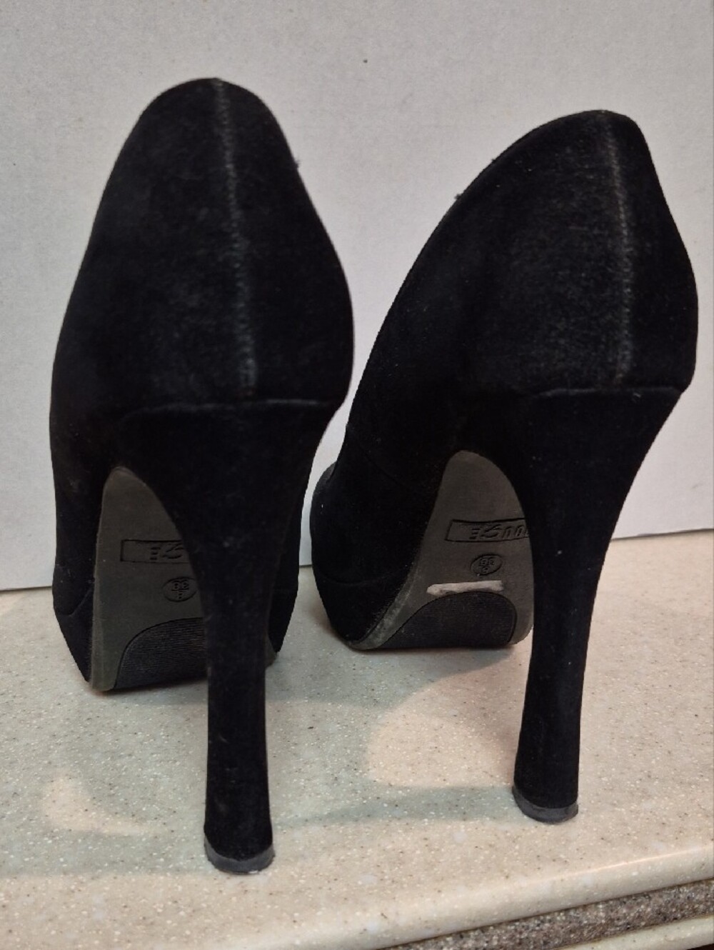 Rouge Helium Black Suede Platform Pumps Size 8 - Picture 3 of 11